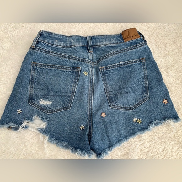 2 American Eagle Outfitters Blue Jean Shorts Distressed Frayed Hem - Size 2 - Picture 3 of 14